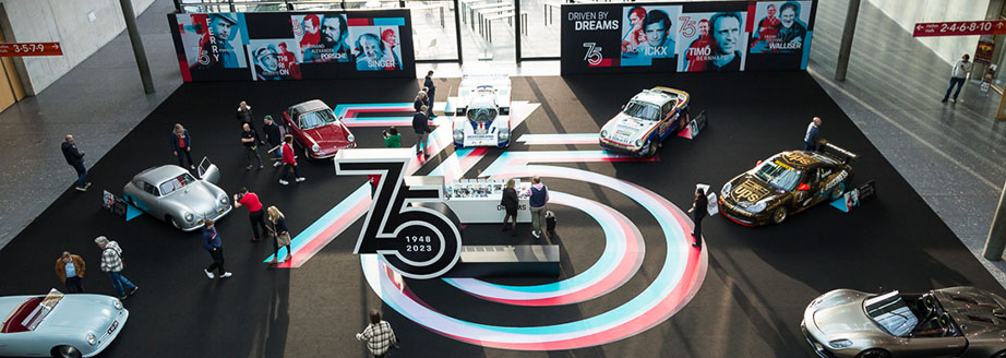 75 Jahre Porsche-Ausstellung im Atrium der Retro Classics in Stuttgart